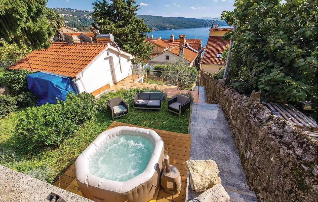 3 Bedroom Cozy Home In Abbazia 0*,
