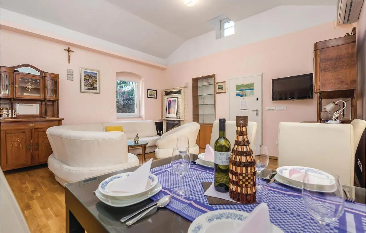 3 Bedroom Cozy Home In Opatija Prázdninový dům